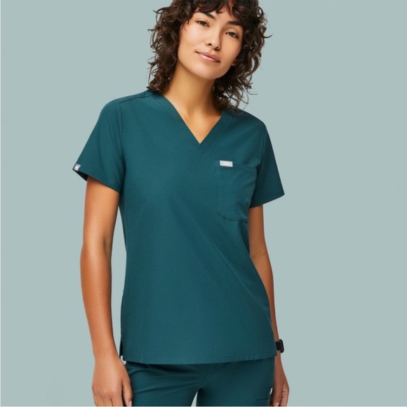Figs Caribbean blue Catrina scrub top. XS - Picture 1 of 1